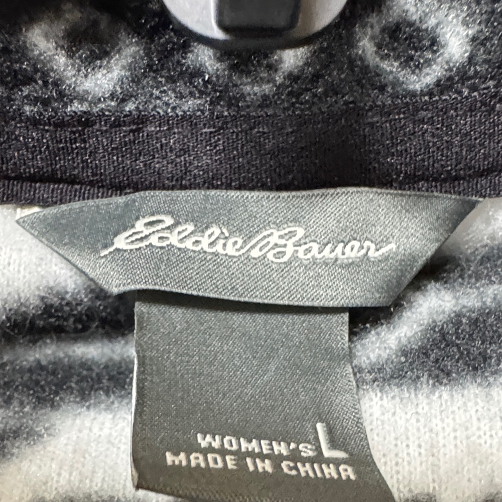 Black and White Patterned Pullover - image 2